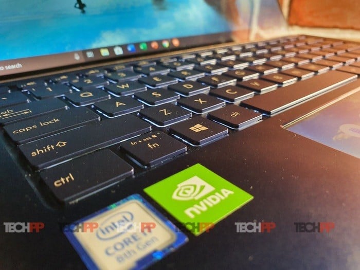 asus zenbook 14 ux434 review: your touchpad now has a screen! - asus zenbook 14 dualscreen review 3