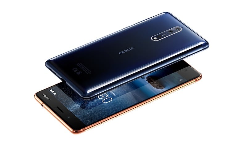 nokia 8 flagship con snapdragon 835 e zeiss dual camera lanciato a €599 - nokia 8 blu lucido e rame lucido