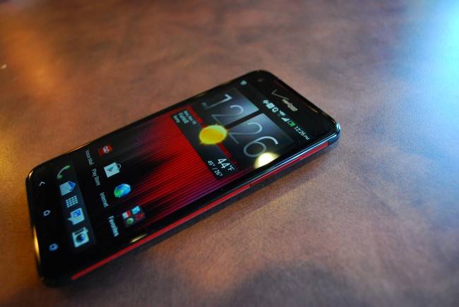 htc droid dna reviews roundup: beauty at a cost - review of htc droid dna