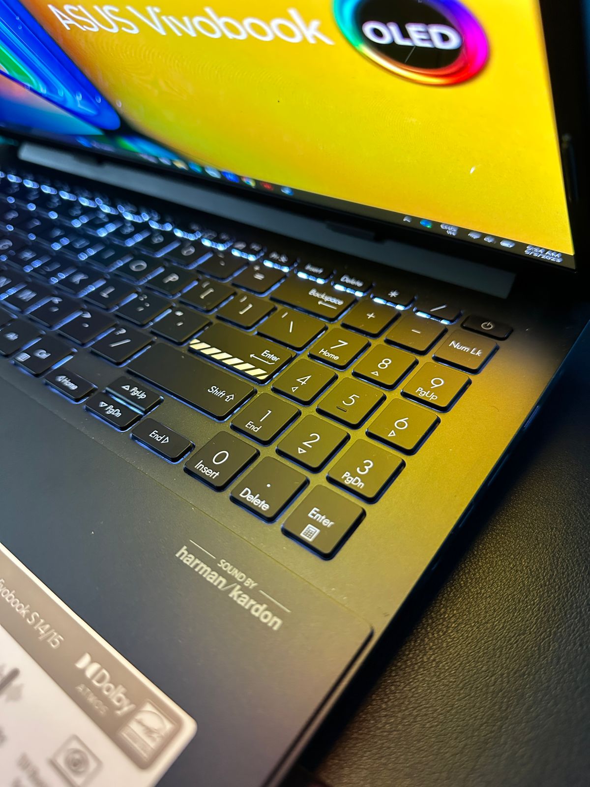 reseña asus vivobook s15 oled: teclado y trackpad
