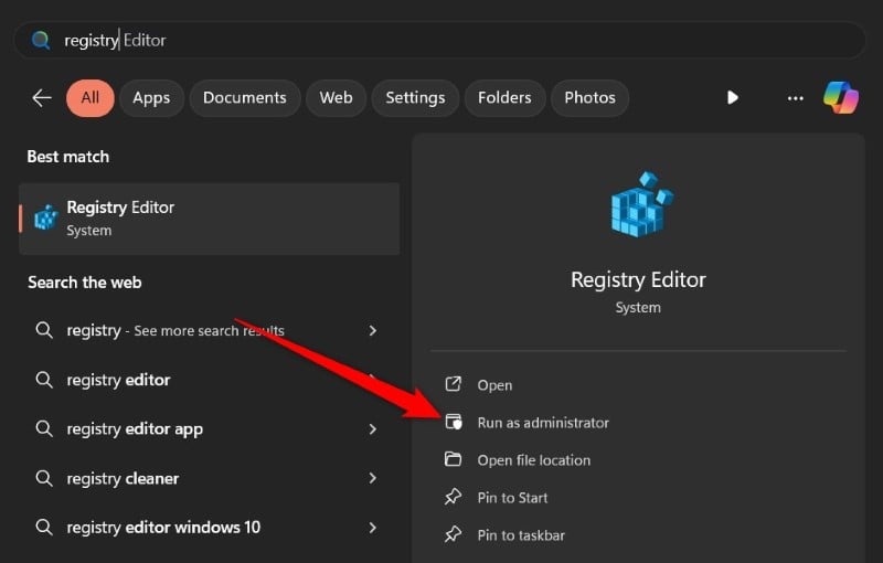 registro di sistema eseguito come admin windows 11