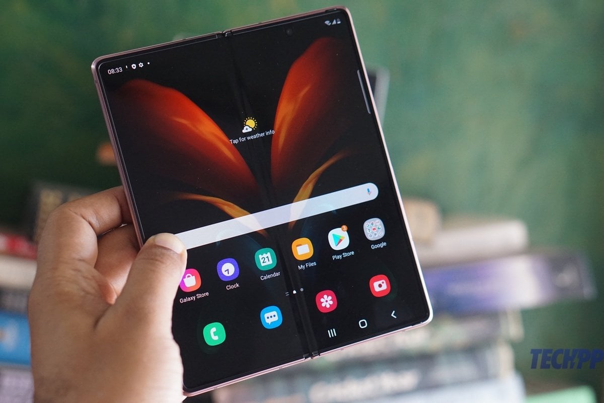 6 reasons why foldable smartphones are still not mainstream - samsung galaxy fold2 review 1