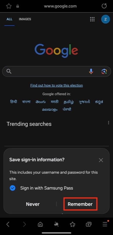 prompt di samsung pass su samsung internet che chiede di salvare le informazioni di accesso.