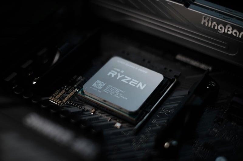 메인보드의 CPU 클로즈업.