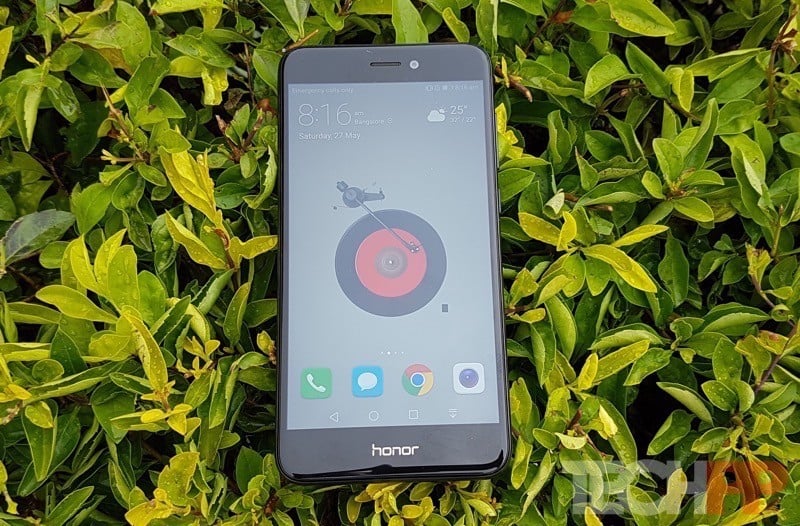 Critique de l'Honor 8 Lite : Un régal pour les yeux, une performance pratique - critique de l'Honor 8 Lite 1
