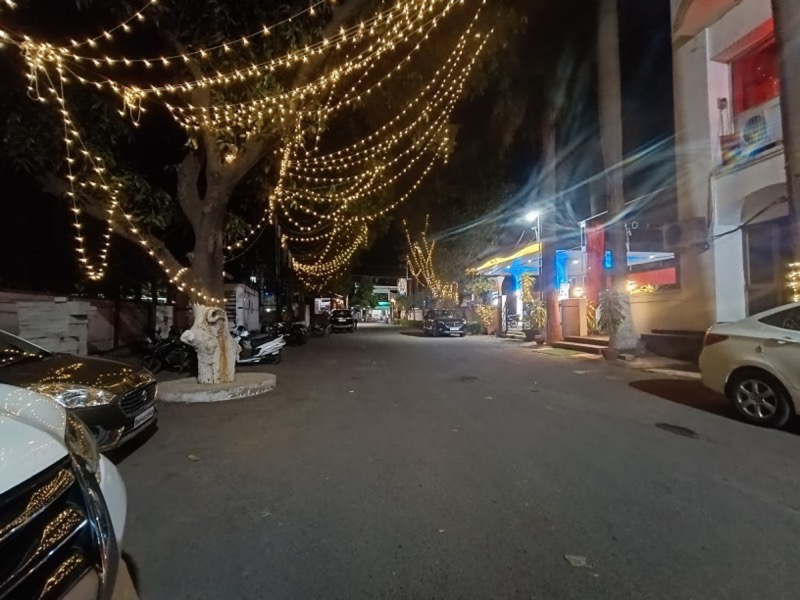 brilho estranho na câmera ultra-angular do realme 11 pro+