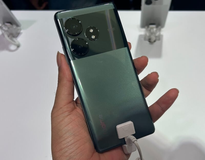 variante colore verde realme gt 6t