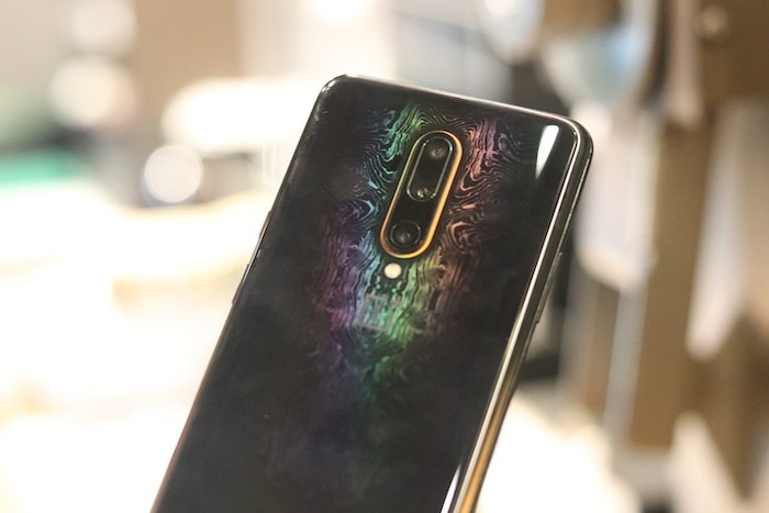 mec, lequel des oneplus 7t devrais-je choisir ? (ou devrais-je simplement rester avec les anciens) - oneplus 7t pro mclaren edition design