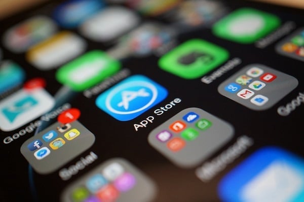 apple s'attaque fermement aux applications qui minent des cryptomonnaies, interdit le minage sur ipad et iphone - en-tête de l'app store