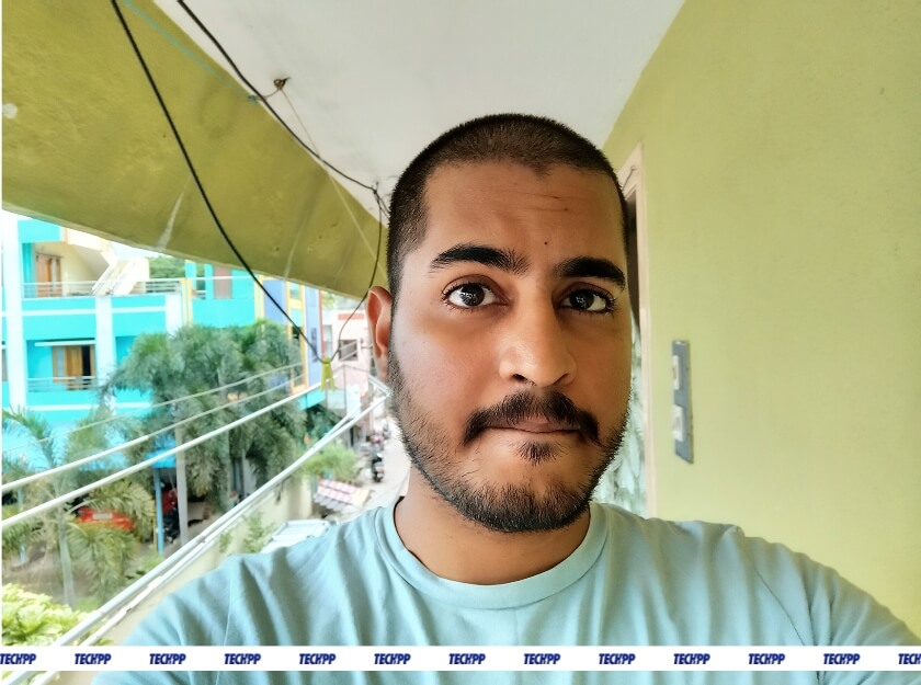 selfie con la cámara frontal del smartphone hmd crest