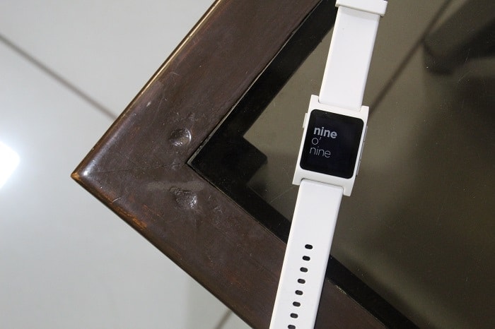 スマートウォッチを着用することは、私が思っていたほど無意味ではない - Pebble 2 スマートウォッチ ヘッダー