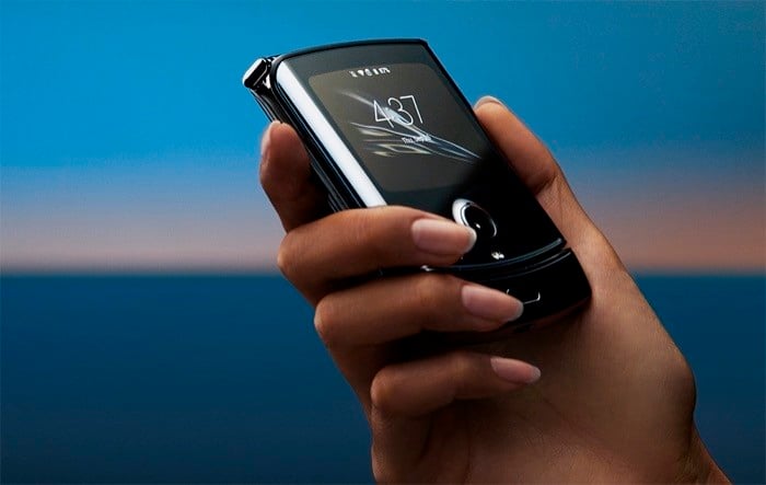 moto renverse les téléphones pliables avec le razr, et réussit ! - motorola razr