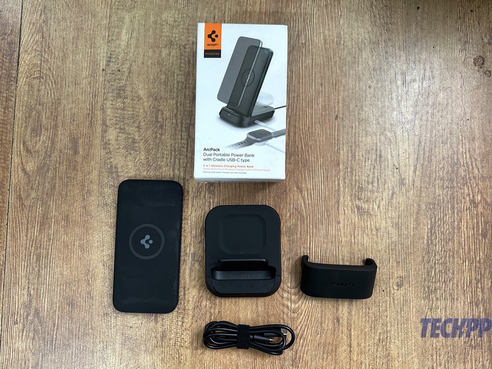 prezzo della spigen arcpack 5-in-1 wireless power bank