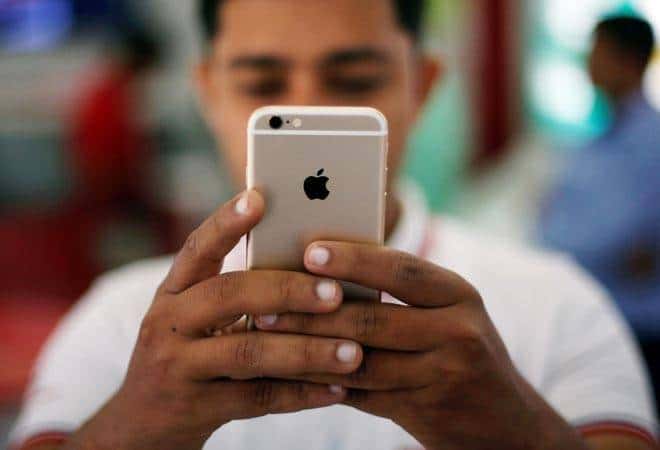 le gouvernement indien augmente le droit de douane sur les téléphones mobiles à 20 % - custom0duty inde