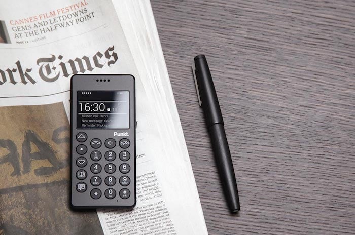 wie man sich von seiner smartphone-sucht trennt - jm punkt 2015 mp01 paper2.jpg.original