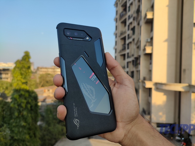asus rog phone 5s review: a hungry gamer's kitchen - rog 5s with case