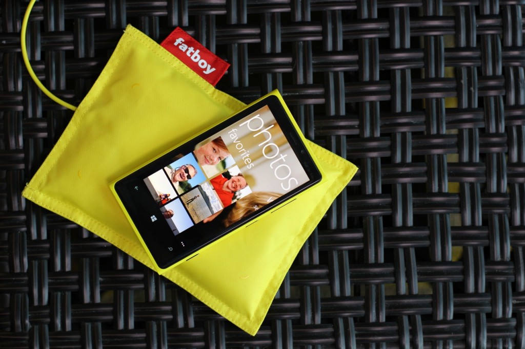 como o carregamento sem fio tornará nossos dispositivos mais portáteis - travesseiro nokia fatboy