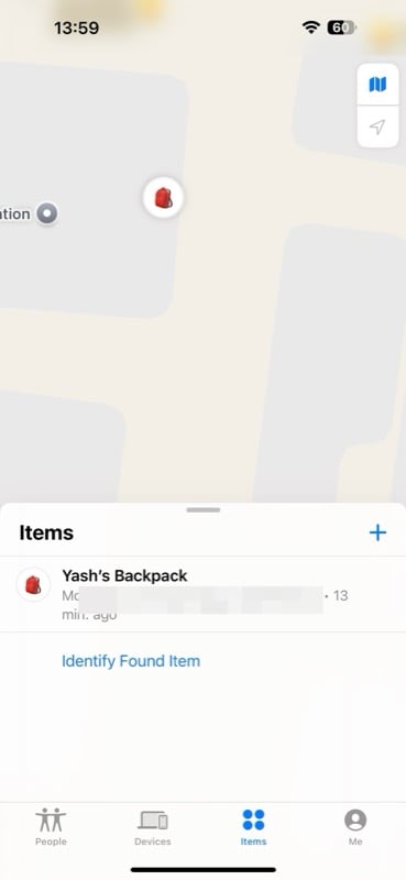 scheda oggetti nell'app dov'è su un iphone che mostra un airtag collegato.